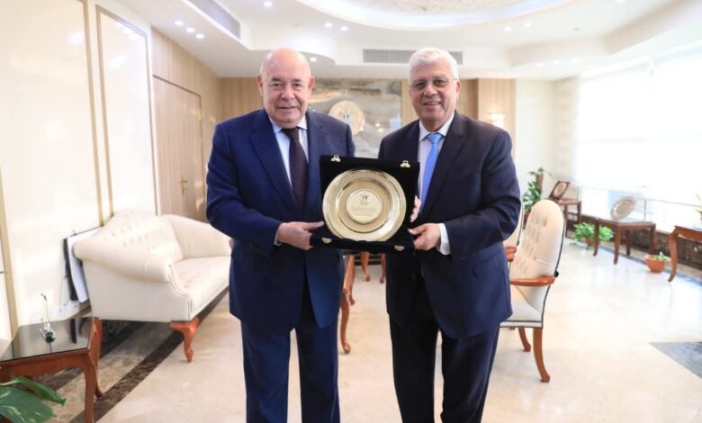 وزير التعليم العالي يستقبل الممثل الخاص للرئيس الروسى لبحث تعزيز التعاون الأكاديمى والعلمى بين مصر وروسيا 1 وزير التعليم العالي يستقبل الممثل الخاص للرئيس الروسى لبحث تعزيز التعاون الأكاديمى والعلمى بين مصر وروسيا