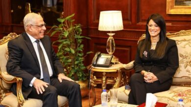 وزيرة التخطيط والنائب العام يشهدان تسليم 17 مركزًا تكنولوجيًا متنقلًا للنيابة العامة 