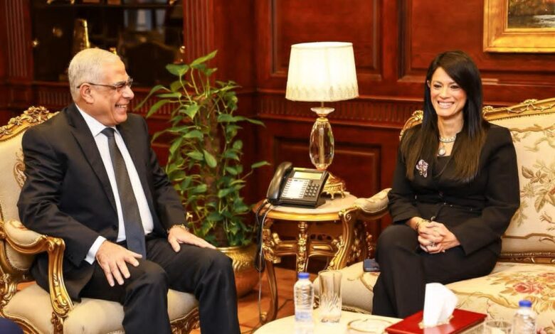 وزيرة التخطيط والنائب العام يشهدان تسليم 17 مركزًا تكنولوجيًا متنقلًا للنيابة العامة 1 وزيرة التخطيط والنائب العام يشهدان تسليم 17 مركزًا تكنولوجيًا متنقلًا للنيابة العامة