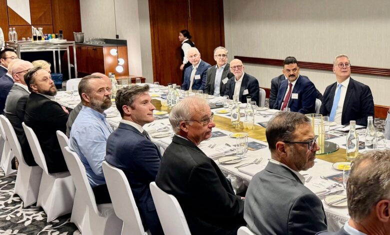 وزير البترول والثروة المعدنية يعقد لقاءً موسعاً مع شركات التعدين الأسترالية