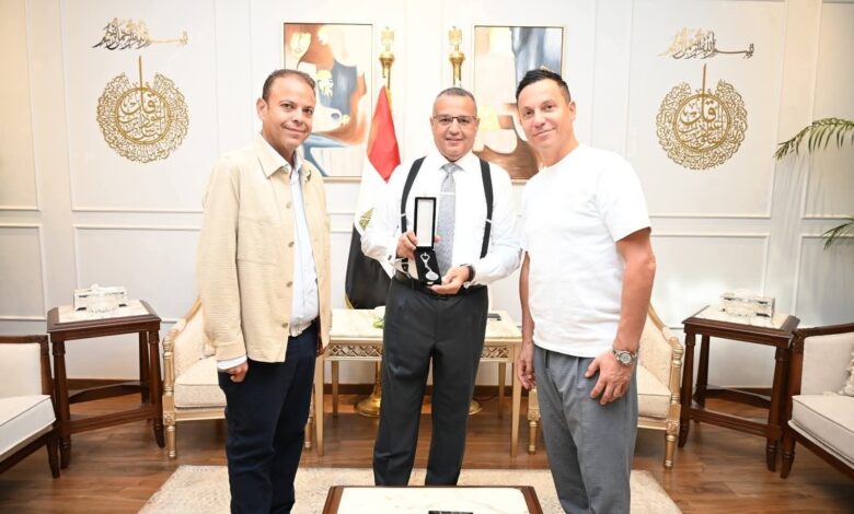 محافظ جنوب سيناء يكرم منظمي احتفالية "زامنا" ويعلن اعتمادها حدثًا سنويًا بشرم الشيخ 1 محافظ جنوب سيناء يكرم منظمي احتفالية "زامنا" ويعلن اعتمادها حدثًا سنويًا بشرم الشيخ