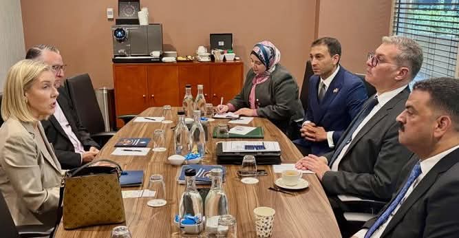 وزير البترول يبحث مع المدير التنفيذي لمنظمة "أوستامين" الأسترالية فرص التعاون بقطاع التعدين 1 وزير البترول يبحث مع المدير التنفيذي لمنظمة "أوستامين" الأسترالية فرص التعاون بقطاع التعدين