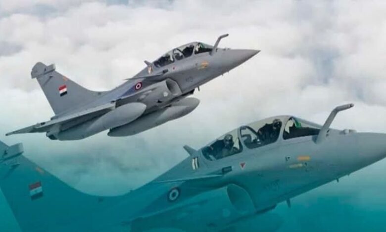 مصر تتسلم مقاتلات رافال المتطورة وطائرات أباتشى فى صفقات عسكرية ضخمة وسط تصاعد التوتر الإقليمى 1 مصر تتسلم مقاتلات رافال المتطورة وطائرات أباتشى فى صفقات عسكرية ضخمة وسط تصاعد التوتر الإقليمى