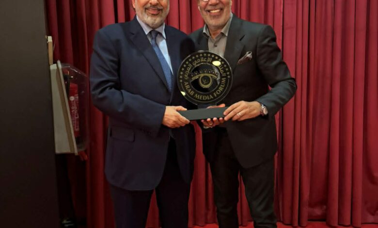 ماضي الخميس يكرّم مدحت العدل ويؤكد مسرحية أم كلثوم تعيد مصر لعرش الإبداع