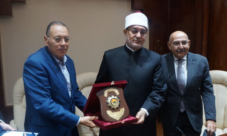 جامعة 6 أكتوبر تستضيف مفتي الديار المصرية في ندوة حول مخاطر الشائعات على الأمن القومي