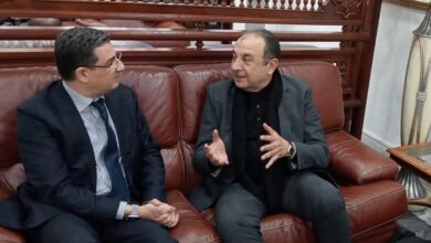 وزير قطاع الأعمال يلتقي وزير الصحة الجزائري لبحث فرص التعاون في قطاع الصناعات الدوائية