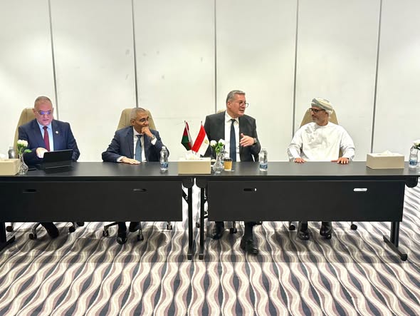 وزير البترول يبحث مع أوكيو العمانية مساهمة بتروجت في تنفيذ مشروع نقل الغاز الطبيعي بسلطنة عُمان