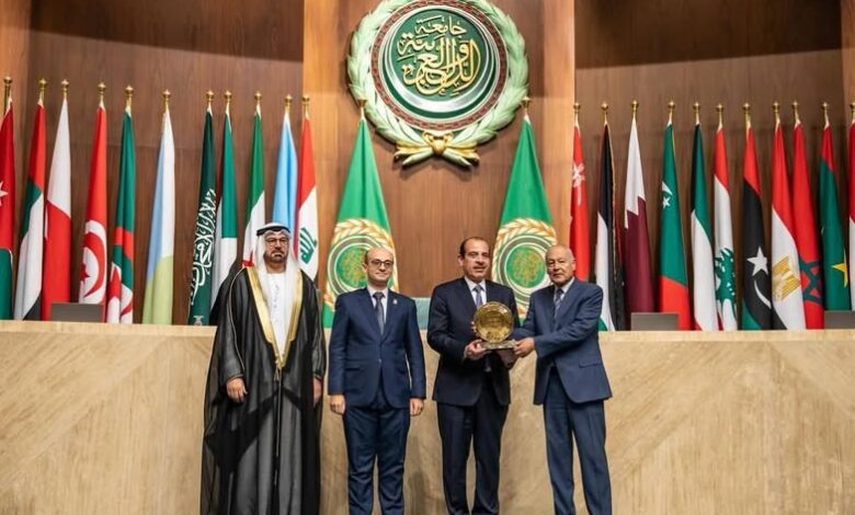 جامعة الوادي الجديد تهنئ نائب رئيس الوزراء ووزير الصحة لفوز الطب الوقائى بجائزة التميز