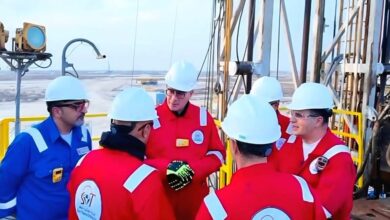 وزير البترول والثروة المعدنية يلتقى العاملين بموقع شركة الحديثة للحفر المصرية بالكويت 3 وزير البترول والثروة المعدنية يلتقى العاملين بموقع شركة الحديثة للحفر المصرية بالكويت