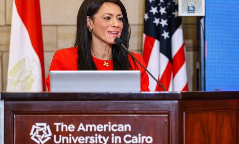 وزيرا التخطيط والعدل يشهدان تكريم القضاة خريجي البرنامج التدريبي «قيادة التغيير في المنظمات الديناميكية» 1 وزيرا التخطيط والعدل يشهدان تكريم القضاة خريجي البرنامج التدريبي «قيادة التغيير في المنظمات الديناميكية»