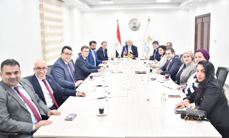 وزير التعليم العالي والسفير الفرنسي يناقشان مستجدات مشروع حرم الجامعة الفرنسية في مصر 1 وزير التعليم العالي والسفير الفرنسي يناقشان مستجدات مشروع حرم الجامعة الفرنسية في مصر