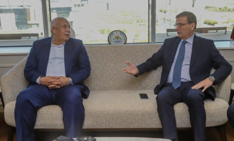 وزير الزراعة ومحافظ الوادي الجديد يبحثان تعزيز الاستثمار في مجال الإنتاج الحيواني 1 وزير الزراعة ومحافظ الوادي الجديد يبحثان تعزيز الاستثمار في مجال الإنتاج الحيواني