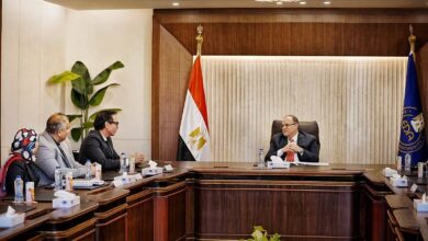 رئيس هيئة الدواء المصرية يلتقي ممثلي "صن فارما"