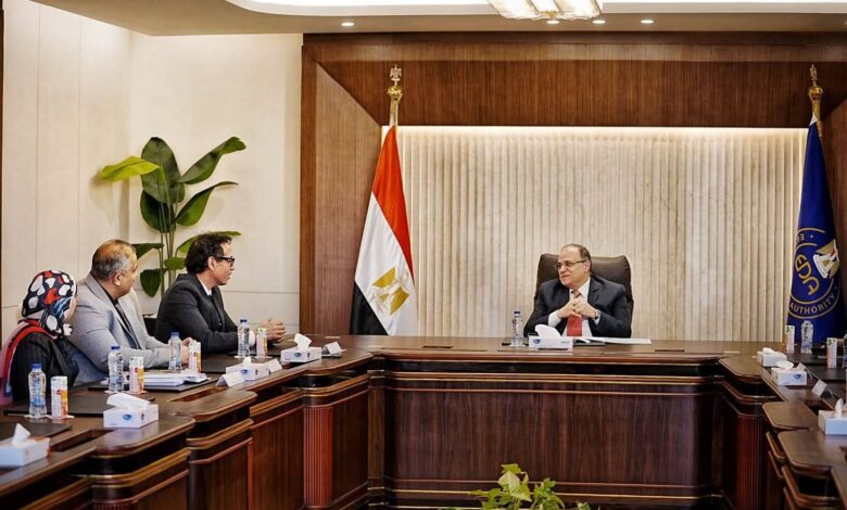 رئيس هيئة الدواء المصرية يلتقي ممثلي "صن فارما" 1 رئيس هيئة الدواء المصرية يلتقي ممثلي "صن فارما"