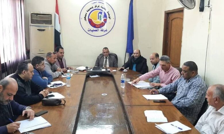 رئيس مركز ومدينة دمنهور يواصل متابعة سير العملية الانتخابية من غرفة العمليات ويؤكد انتظام التصويت بجميع اللجان 1 رئيس مركز ومدينة دمنهور يواصل متابعة سير العملية الانتخابية من غرفة العمليات ويؤكد انتظام التصويت بجميع اللجان