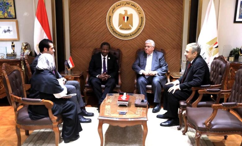 وزير التعليم العالى يستقبل مفوض التعليم والعلوم والابتكار بالاتحاد الإفريقي 1 وزير التعليم العالى يستقبل مفوض التعليم والعلوم والابتكار بالاتحاد الإفريقي