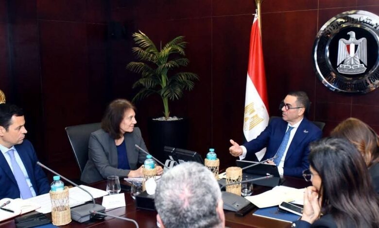 وزير الاستثمار يلتقي بعثة صندوق النقد الدولي ويستعرض الرؤية الإصلاحية 1 وزير الاستثمار يلتقي بعثة صندوق النقد الدولي ويستعرض الرؤية الإصلاحية