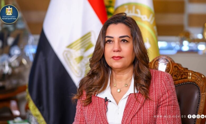 وزيرة التنمية المحلية تحيل مسؤولين بالإسماعيلية للتحقيق بسبب مخالفات البناء 1 وزيرة التنمية المحلية تحيل مسؤولين بالإسماعيلية للتحقيق بسبب مخالفات البناء