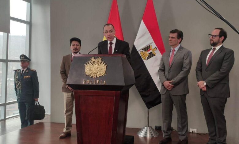 رئيس جمهورية بوليفيا يستقبل سفير مصر في لاباز 1 رئيس جمهورية بوليفيا يستقبل سفير مصر في لاباز