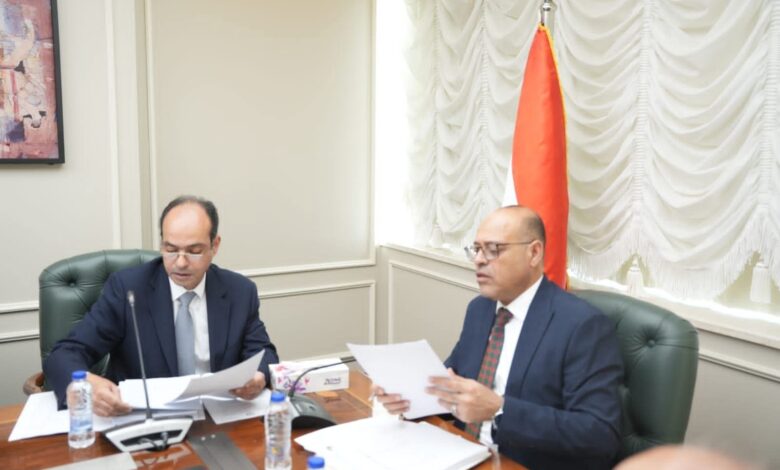 وزير العمل يعقد اجتماعًا مع ممثلي وزارة الصحة ونقابة التمريض 1 وزير العمل يعقد اجتماعًا مع ممثلي وزارة الصحة ونقابة التمريض