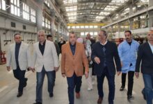 جولة تفقدية لوزير الدولة للإنتاج الحربي بشركة"حلوان للصناعات غير الحديدية"