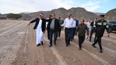 محافظ جنوب سيناء يتفقد ساحة انتظار النقل الثقيل بمدينة طابا ويوجه ببدء التشغيل التجريبي