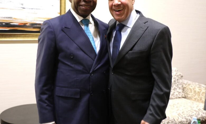 وزير الخارجية يشيد خلال لقائه نظيره الأنجولي بالزخم الذي تشهده العلاقات بين البلدين 1 وزير الخارجية يشيد خلال لقائه نظيره الأنجولي بالزخم الذي تشهده العلاقات بين البلدين