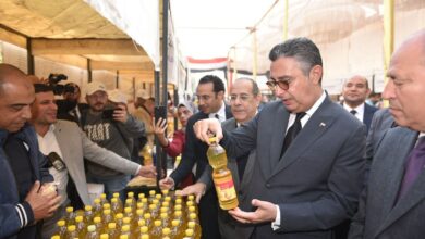 وزير التموين ومحافظ القاهرة يفتتحان سوق "اليوم الواحد" بالمرج 2 وزير التموين ومحافظ القاهرة يفتتحان سوق "اليوم الواحد" بالمرج