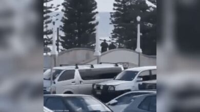 نتائج هجوم سيدنى.. مقتل مهاجم واعتقال آخر و10 ضحايا 2 نتائج هجوم سيدنى.. مقتل مهاجم واعتقال آخر و10 ضحايا