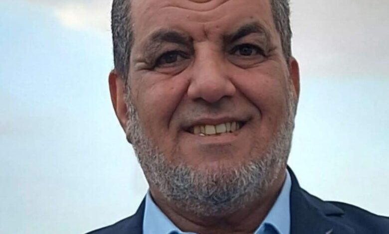 دفتر المأذون من أسقط التاج؟؟ قصة قصيرة 1 دفتر المأذون من أسقط التاج؟؟ قصة قصيرة