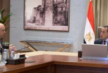 رئيس الوزراء يتابع مع وزير الطيران عدداً من ملفات العمل