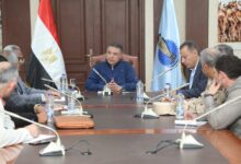 استعدادًا لفصل الشتاء.. محافظ البحر الأحمر يوجه بسرعة صيانة مصارف الأمطار وفتحات التصريف بالغردقة