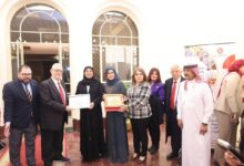 شريفة نعمان العمادي تحصد جائزة “امرأة العام في العمل المجتمعي الأسري”