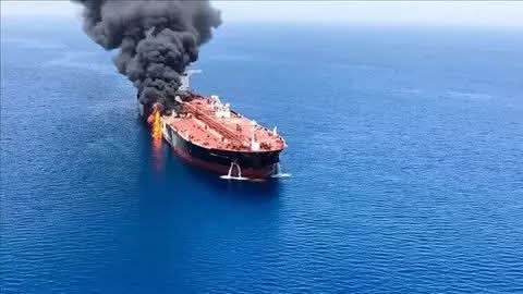 مركز عمليات التجارة البحرية البريطانية UKMTO يعلن  عن تعرض سفينة تجارية لهجوم أثناء عبورها مضيق هرمز