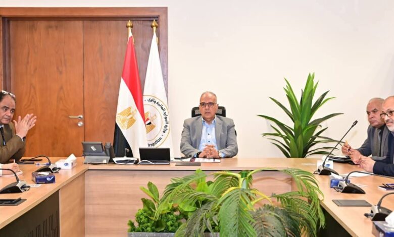 سويلم ...يتابع مجهودات حماية الشواطئ وتكريك مصب فرع رشيد ومصب مصرف جمصة