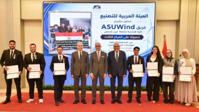 رئيس الهيئة العربية للتصنيع يكرم فريق ASUWind بكلية الهندسة جامعة عين شمس 